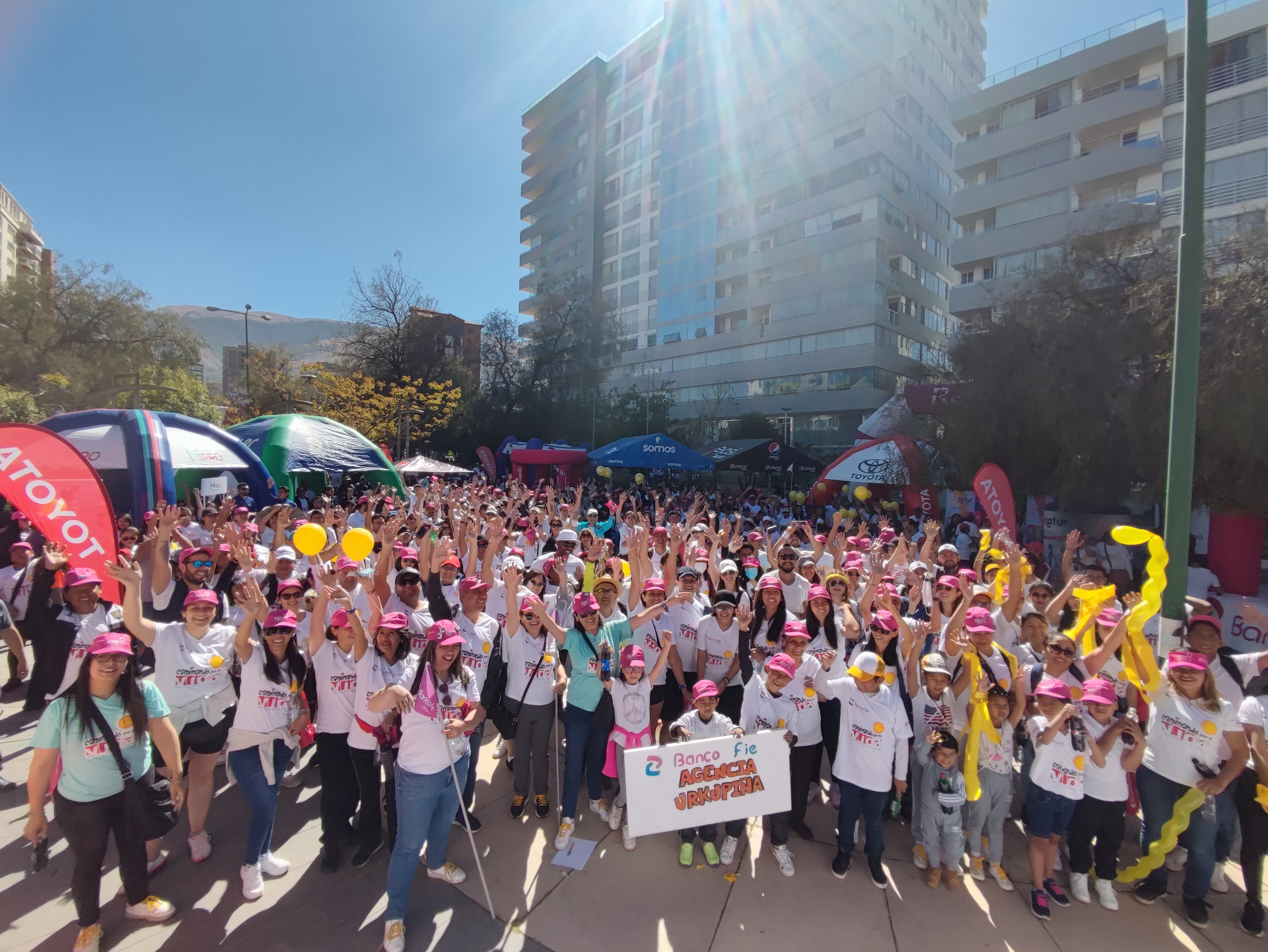 Campaña “Caminando por la Vida” a favor de niñas y niños con cáncer congregó a más de 1.500 personas en Cochabamba